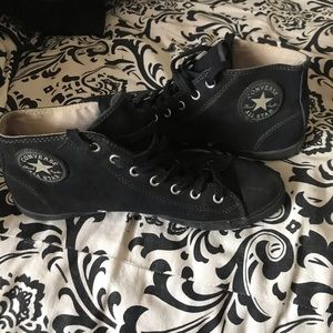 Black converse women’s size US 9